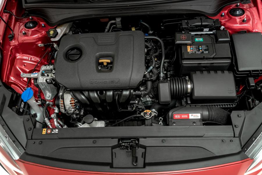 Моторный отсек Kia Cerato Hatch 2.0 Sport 2019 года  (AU) (фото 7 из 7)